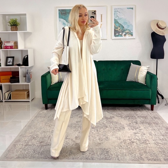 Kate Spade Two Tone Ivory and Black Tote Bag - Picture 5 of 15